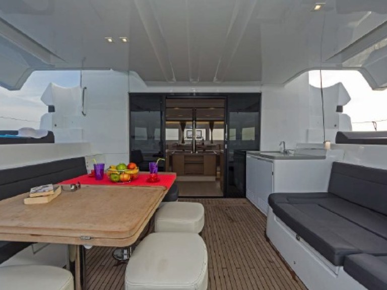 Catamaran for rent Lefkáda at the best price