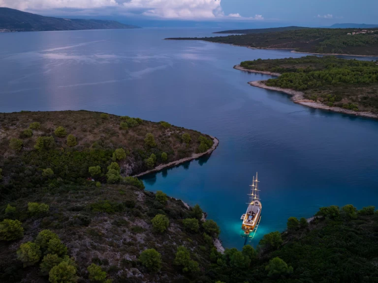 Son De Mar Son De Mar charter bareboat or captained in  Split