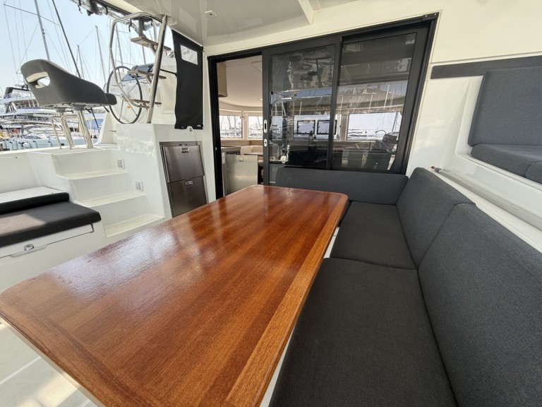 Boat rental Lagoon Lagoon 42 in Split on Samboat