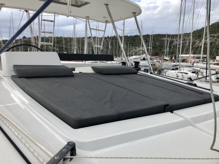 Rent a Lagoon Lagoon 450 F Split
