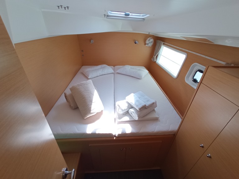 Boat rental Lagoon Lagoon 380 in Lefkáda on Samboat