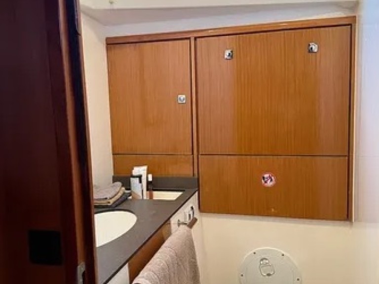 Sailboat for rent Préveza at the best price