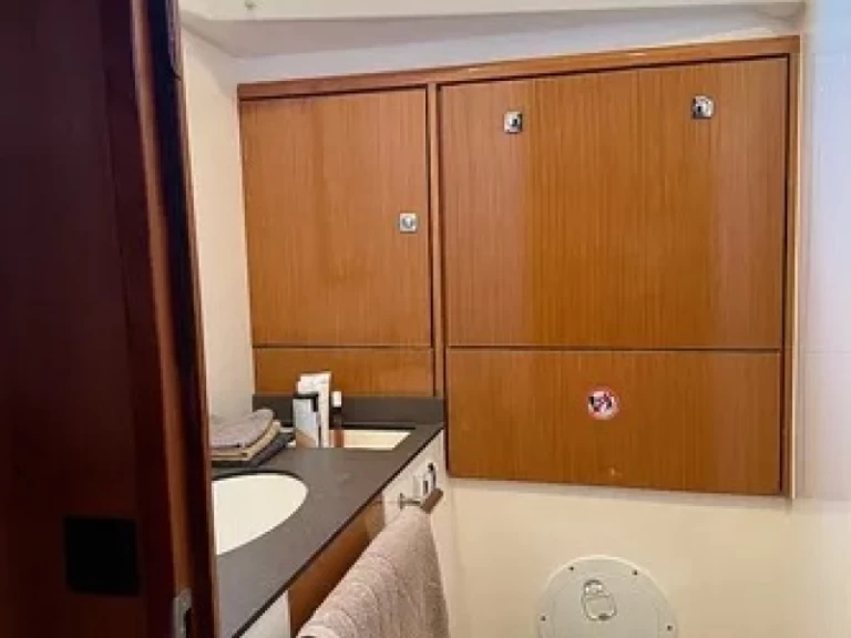 Sailboat for rent Préveza at the best price