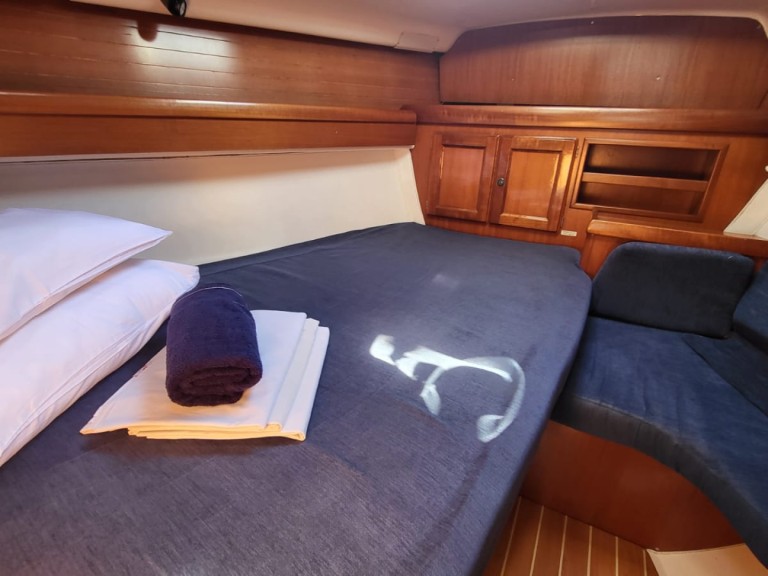 Boat rental Dufour Dufour 36 Classic in Trogir on Samboat