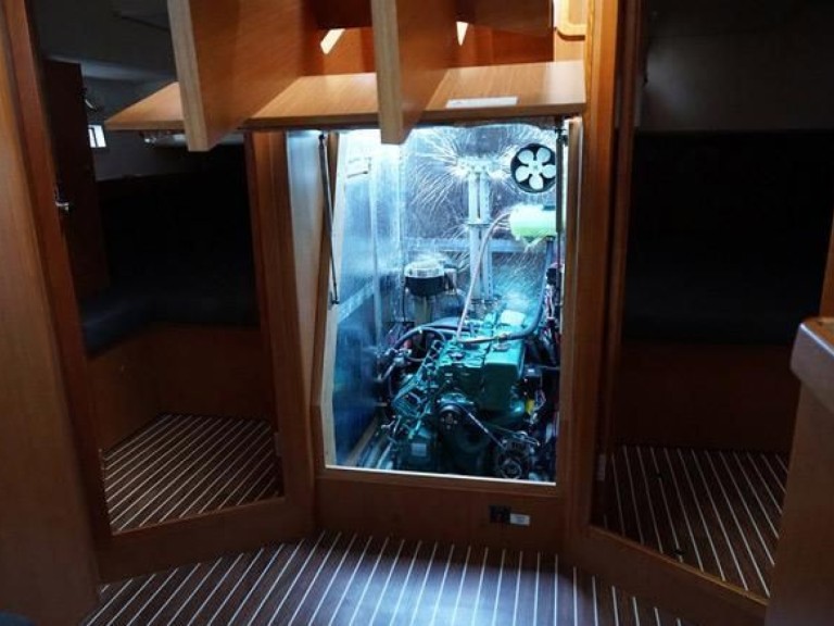 Sailboat rental in Lefkáda - Bavaria Cruiser 46