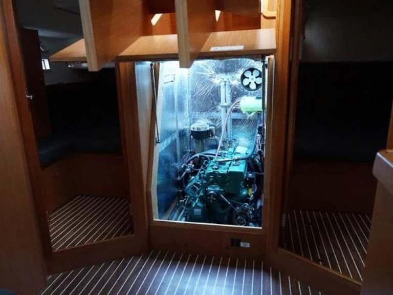 Sailboat rental in Lefkáda - Bavaria Cruiser 46