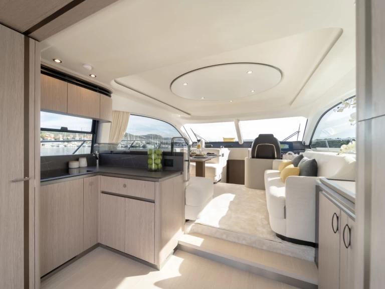 Motorboat rental in Šibenik - Azimut Azimut 53 Fly