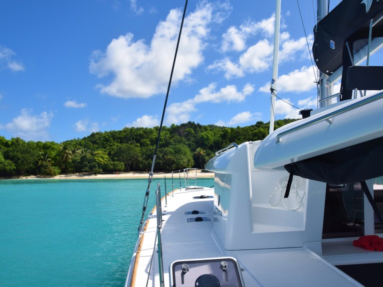 Yacht charter Port-Haliguen cheap Lagoon 450