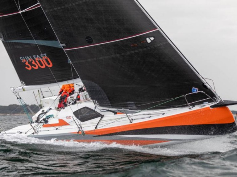 Sailboat rental in La Trinité-sur-Mer - Jeanneau SUN FAST 3300