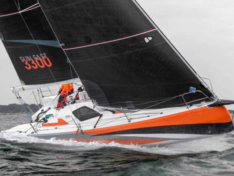 Sailboat rental in La Trinité-sur-Mer - Jeanneau SUN FAST 3300