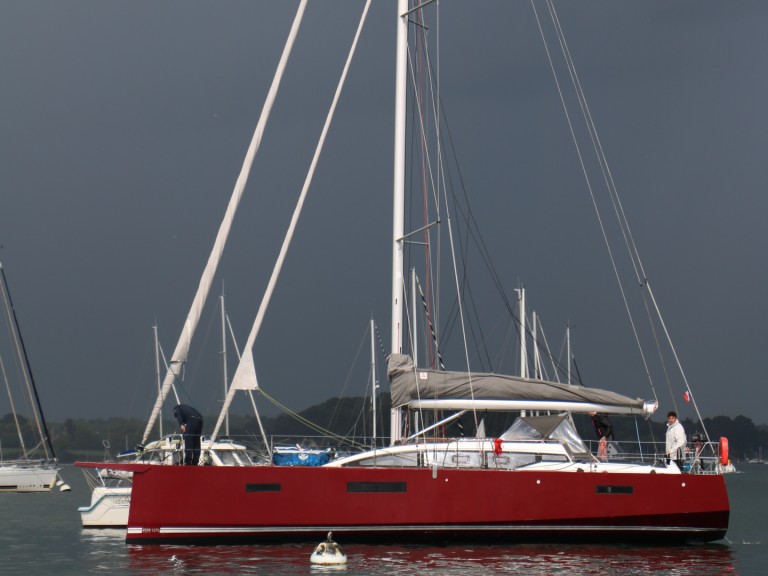 Sailboat for rent Port-Haliguen at the best price