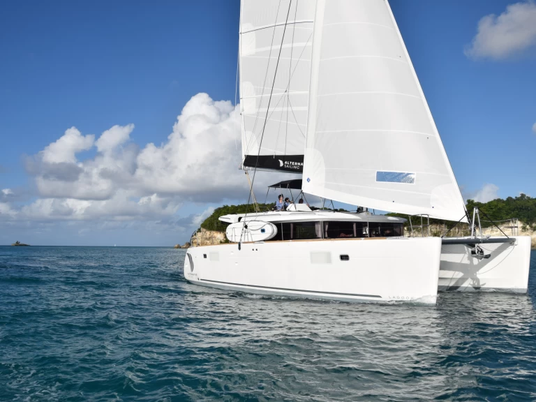 Rent a Lagoon Lagoon 450 Port-Haliguen