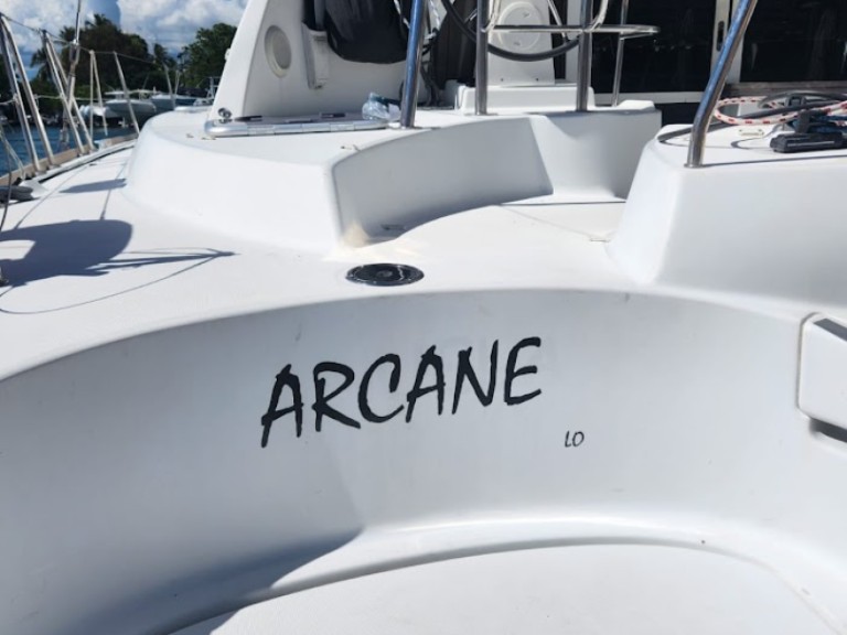 Boat rental Bénéteau Lagoon 380 in Bas du Fort on Samboat