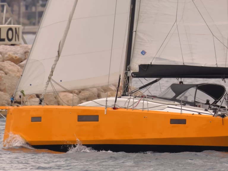 RM RM 1380 in Toulon on SamBoat