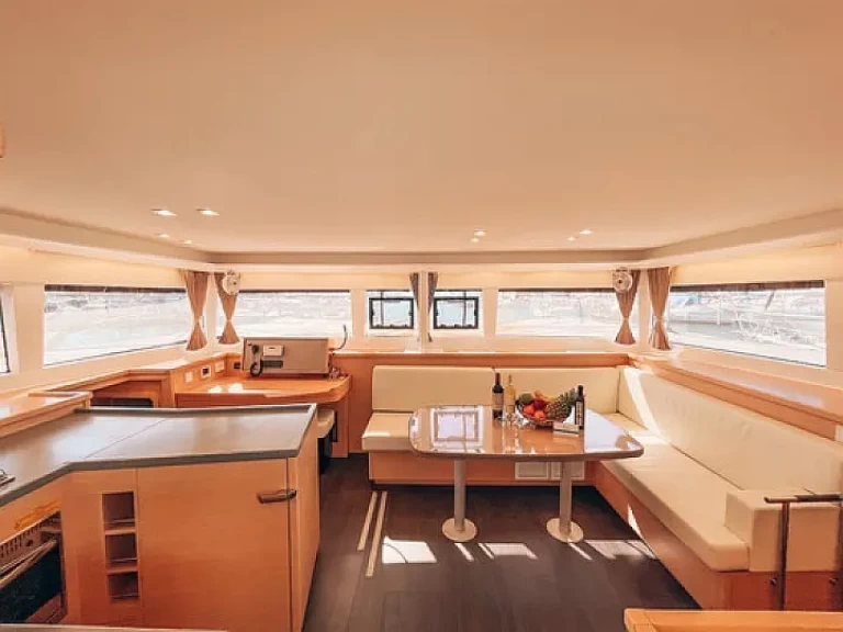 Boat rental Lagoon Lagoon 450 Sport Top in Alimos on Samboat