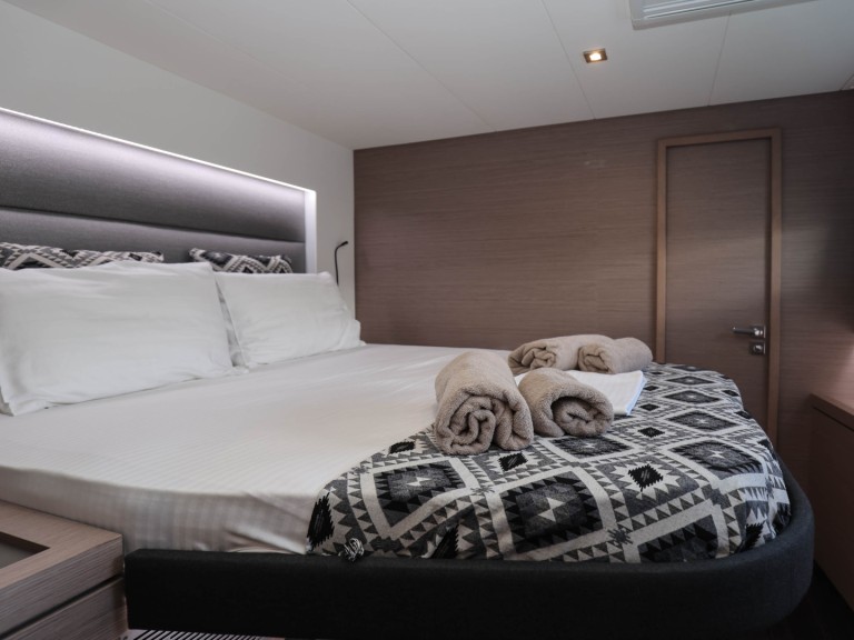 Rent a Fountaine Pajot Fountaine Pajot 47 TANNA LUX (GEN,AC,WATERMAKER) Lefkáda