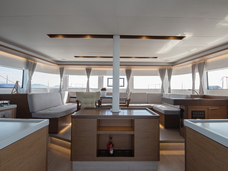 Lagoon Lagoon 50 in Paros (Island) on SamBoat