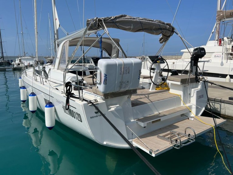 Sailboat rental in Capo d'Orlando - Bénéteau Oceanis 51.1