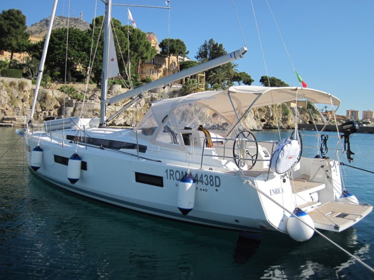 Sailboat for rent Capo d'Orlando at the best price