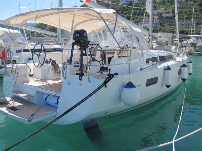 Rent a Jeanneau Sun Odyssey 440 Capo d'Orlando