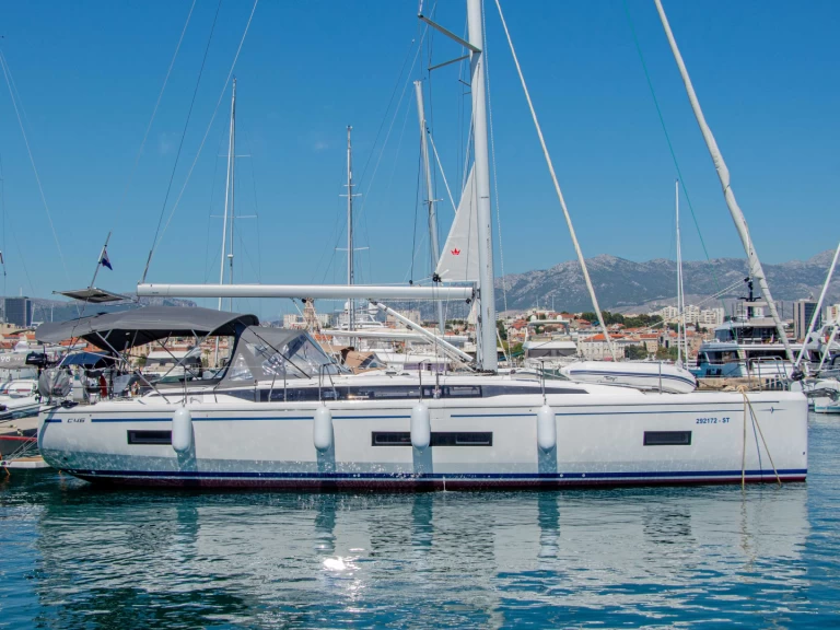 Yacht charter Split cheap Bavaria C46