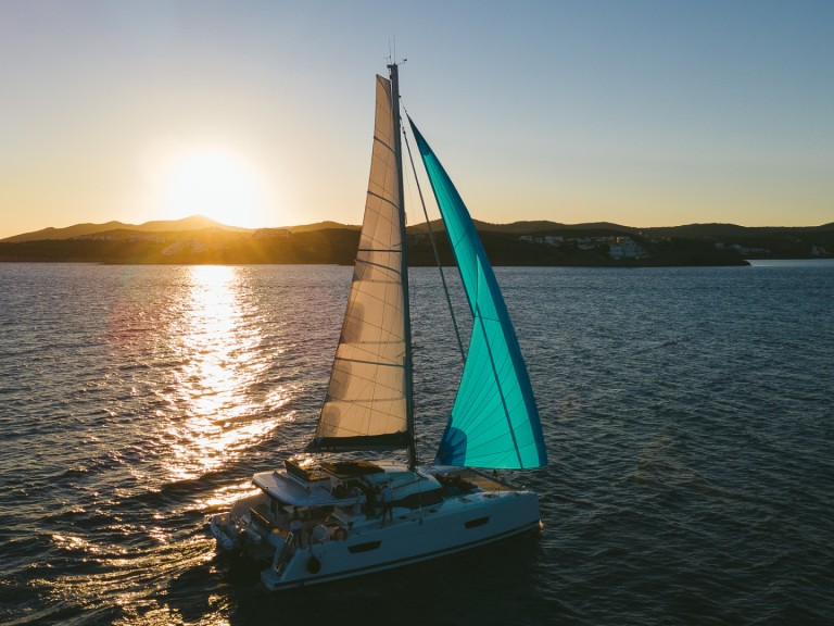 Yacht charter Lávrio cheap Fountaine Pajot 47 SAONA LUX (GEN,AC,WATERMAKER)