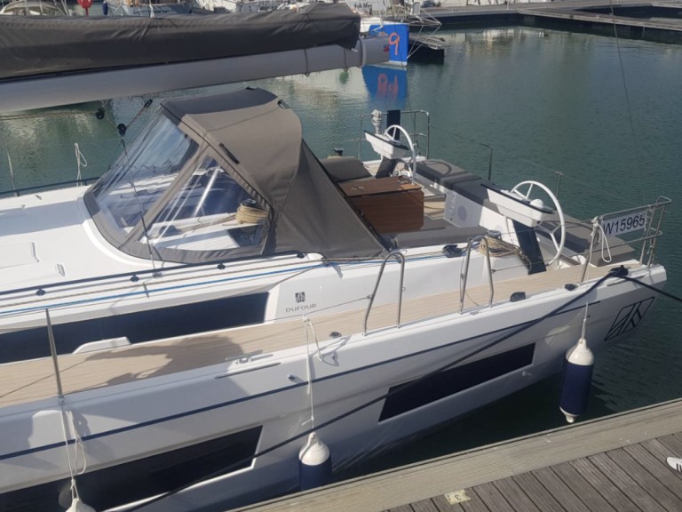 Yacht charter Larmor-Plage cheap Dufour 41