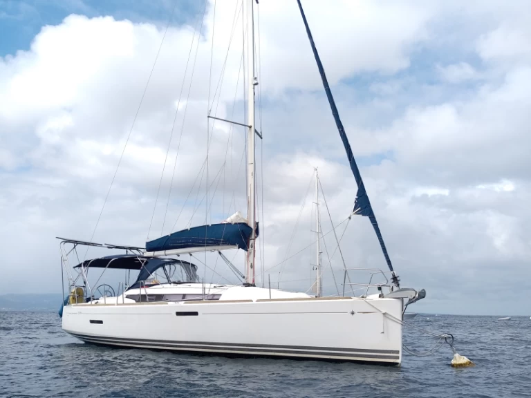 Yacht charter Pointe-à-Pitre cheap Sun Odyssey 379