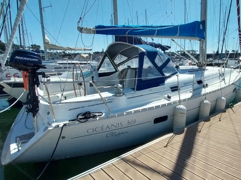 Bareboat Rental Sailboat Bénéteau with a boat licence