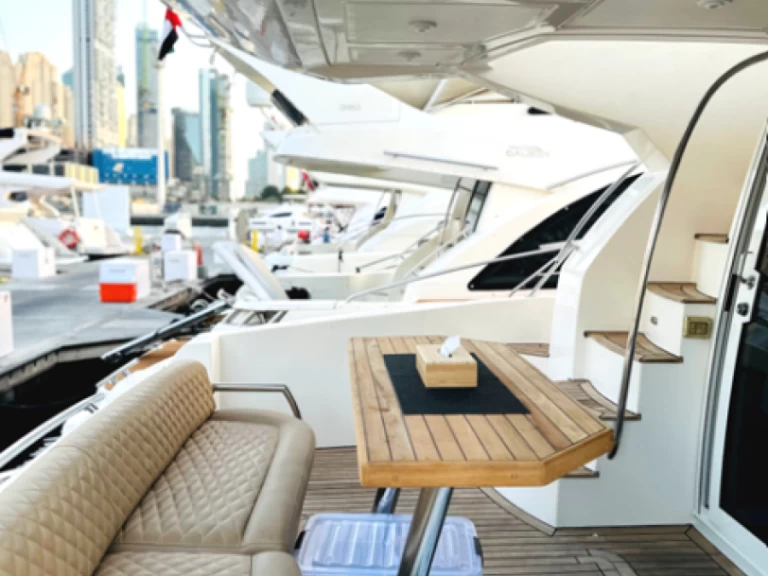 Boat rental Gulf Craft - Majesty Yachts Majesty 44 in Dubai Marina on Samboat