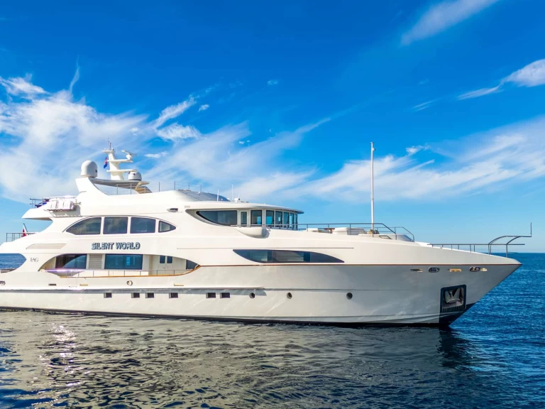 Luxury Yacht rental with or without captain IAG Split