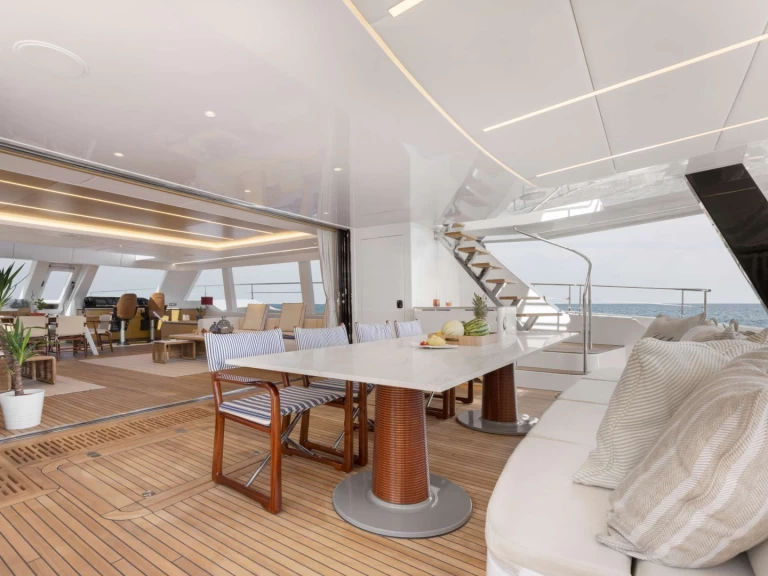 Luxury Yacht rental with or without captain Sunreef Bahamas