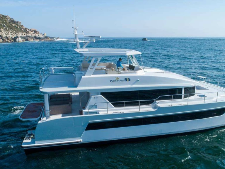 Bareboat Rental Luxury Yacht Two Oceans with a boat licence