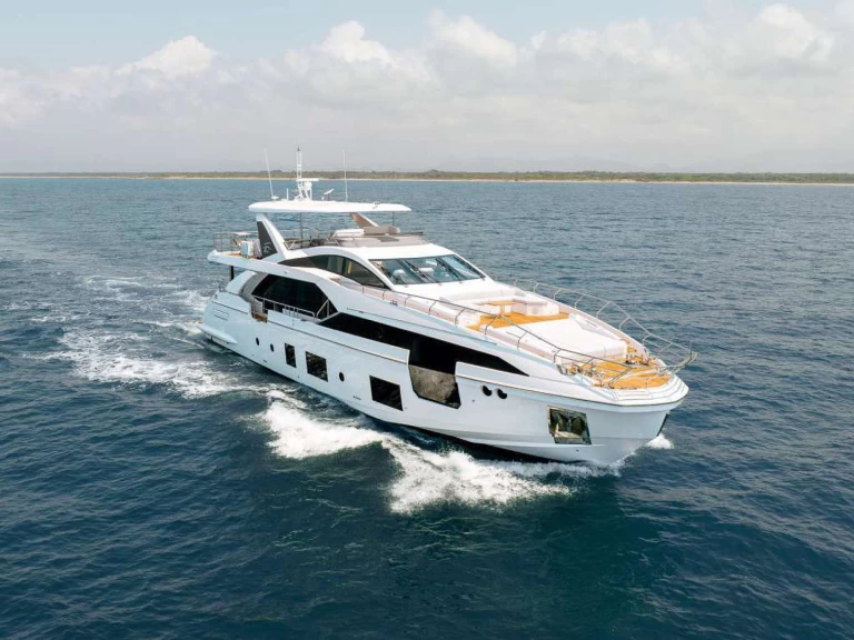 Azimut Vesta in Cyprus on SamBoat