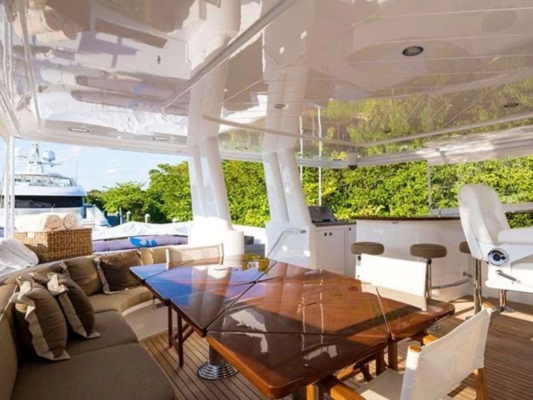 Luxury Yacht rental in Bahamas - Westport NATURAL 9