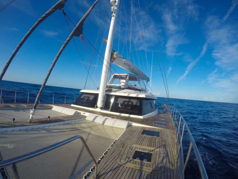 Bareboat Rental Luxury Yacht Sunreef with a boat licence