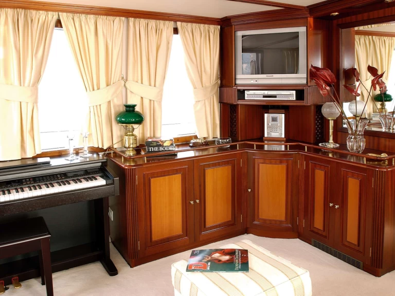 Rent a Custom LIANA H Greece