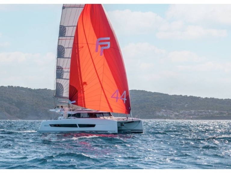 Fountaine Pajot Fountaine Pajot FP 44 Maestro - 3 cab. charter bareboat or captained in  Saint-Raphaël