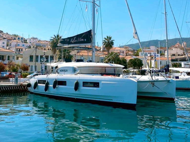 Catamaran for rent Paros (Island) at the best price