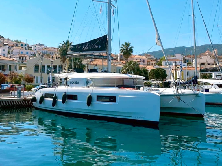 Catamaran for rent Paros (Island) at the best price