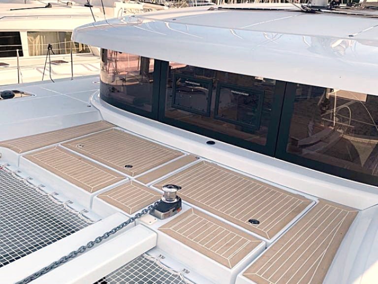 Bareboat Rental Catamaran Lagoon with a boat licence