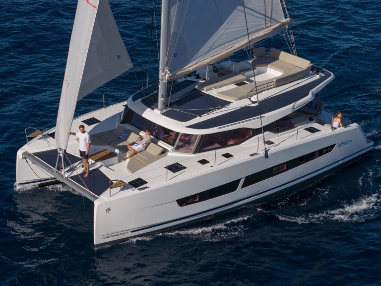 Boat rental Fountaine Pajot Fountaine Pajot FP 44 Maestro - 3 cab. in Saint-Raphaël on Samboat