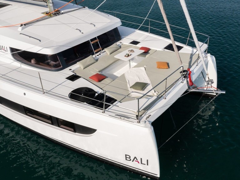 15 BALI CATSMART charter bareboat or captained in  Hyères
