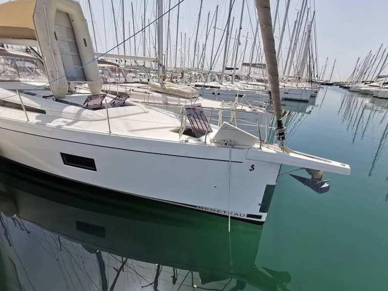 Sailboat rental with or without captain Bénéteau Alimos