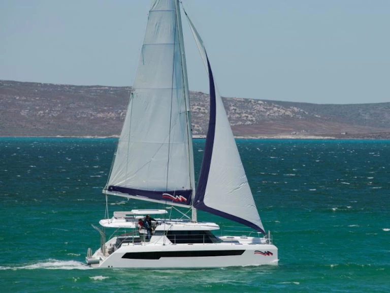 Catamaran rental in Le Marin - Leopard Leopard 42