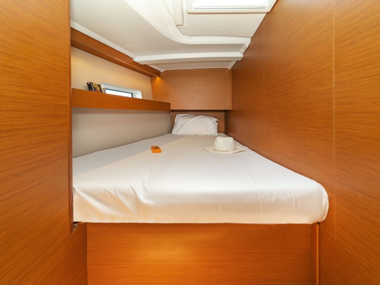 Jeanneau Sun Odyssey 490 in Perigiali on SamBoat