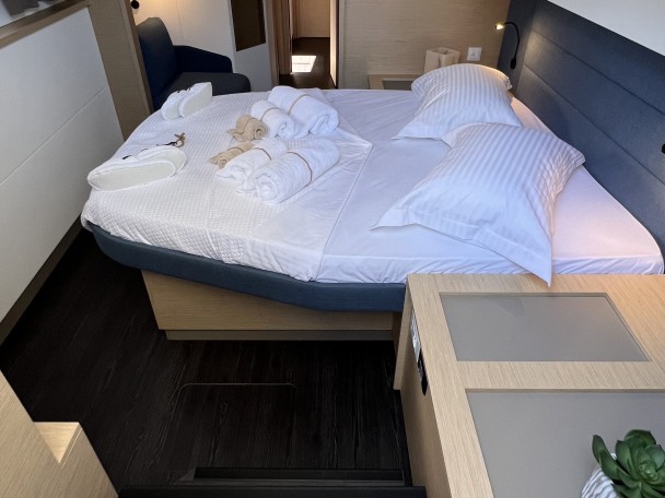 Catamaran rental in Perigiali - Fountaine Pajot Aura 51