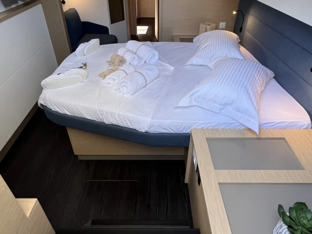 Catamaran rental in Perigiali - Fountaine Pajot Aura 51