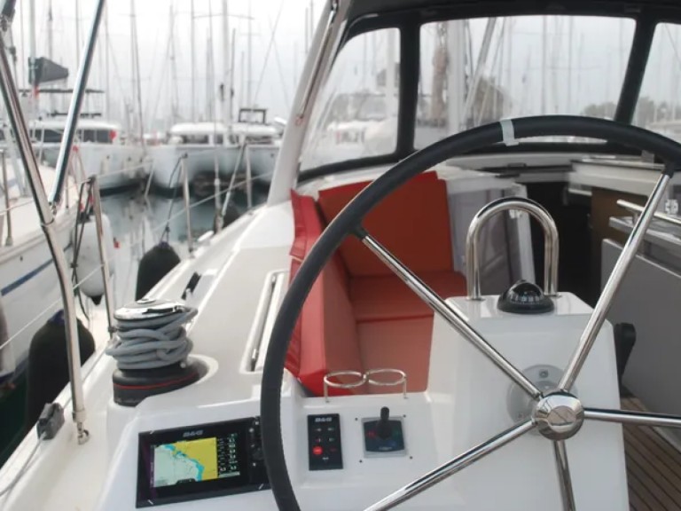 Rent a Bénéteau Oceanis 41.1 Perigiali