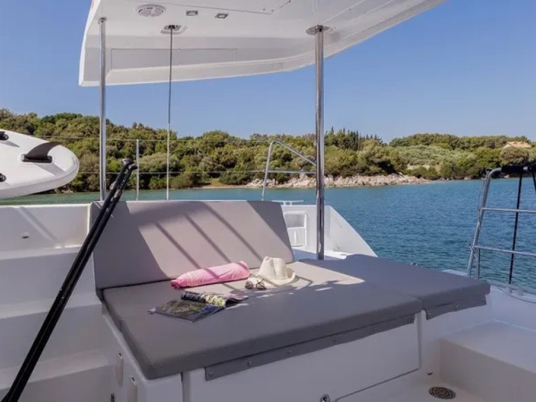 Rent a Lagoon Lagoon 450 F Perigiali